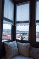 Panoramic Tek Büyük Yataklı Oda, 1 Çift Kişilik Yatak | Oturma alanı | LCD televizyon 