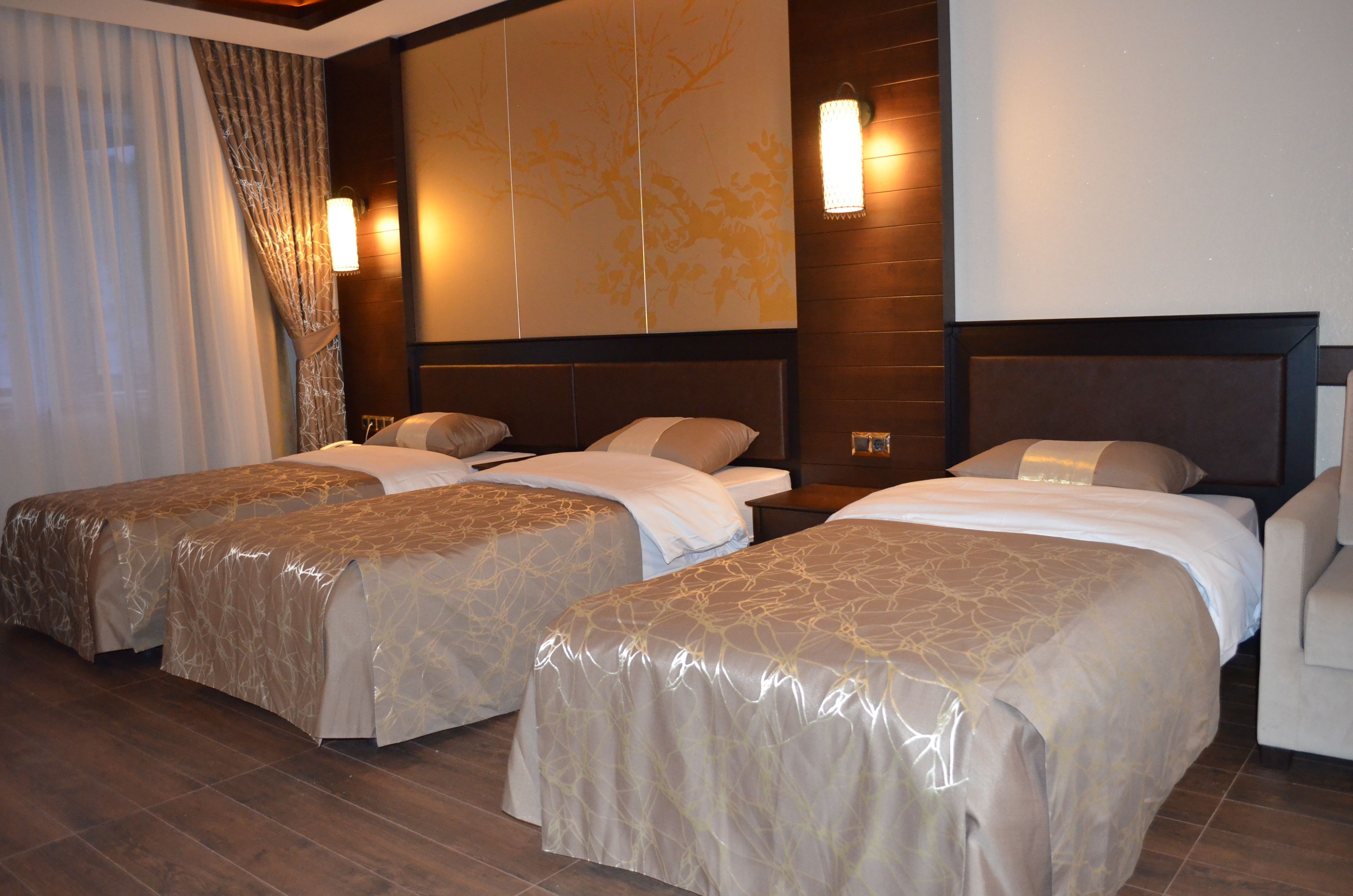 premium bedding, free minibar items, in-room safe, desk