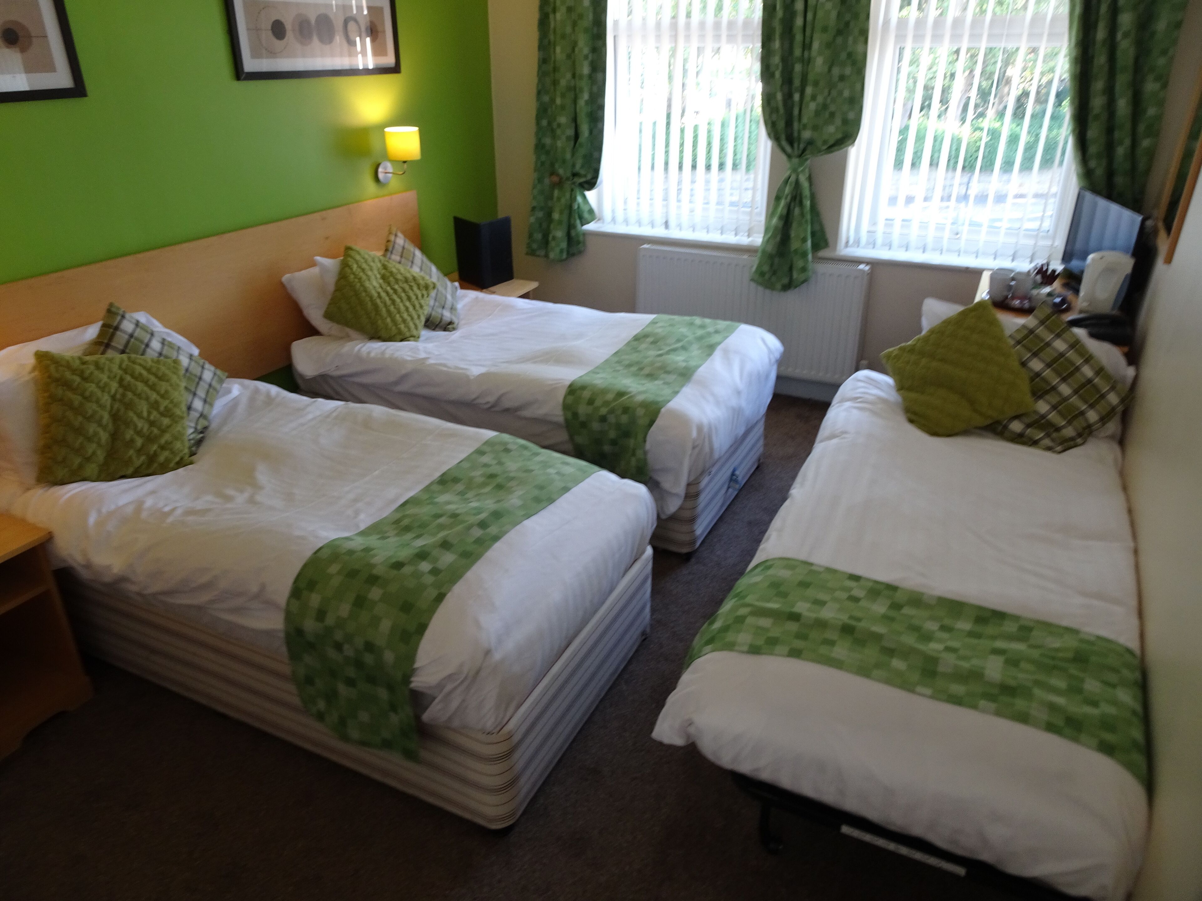 Family Triple Room | Desk, laptop workspace, soundproofing, iron/ironing board