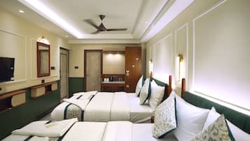 AC PLATINUM TWIN BED (FRONT SEA FACING) | 1 bedroom, soundproofing