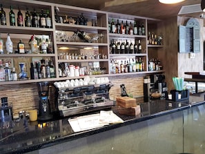 Bar (on property) - L Plaza Hotel (Tbilisi)