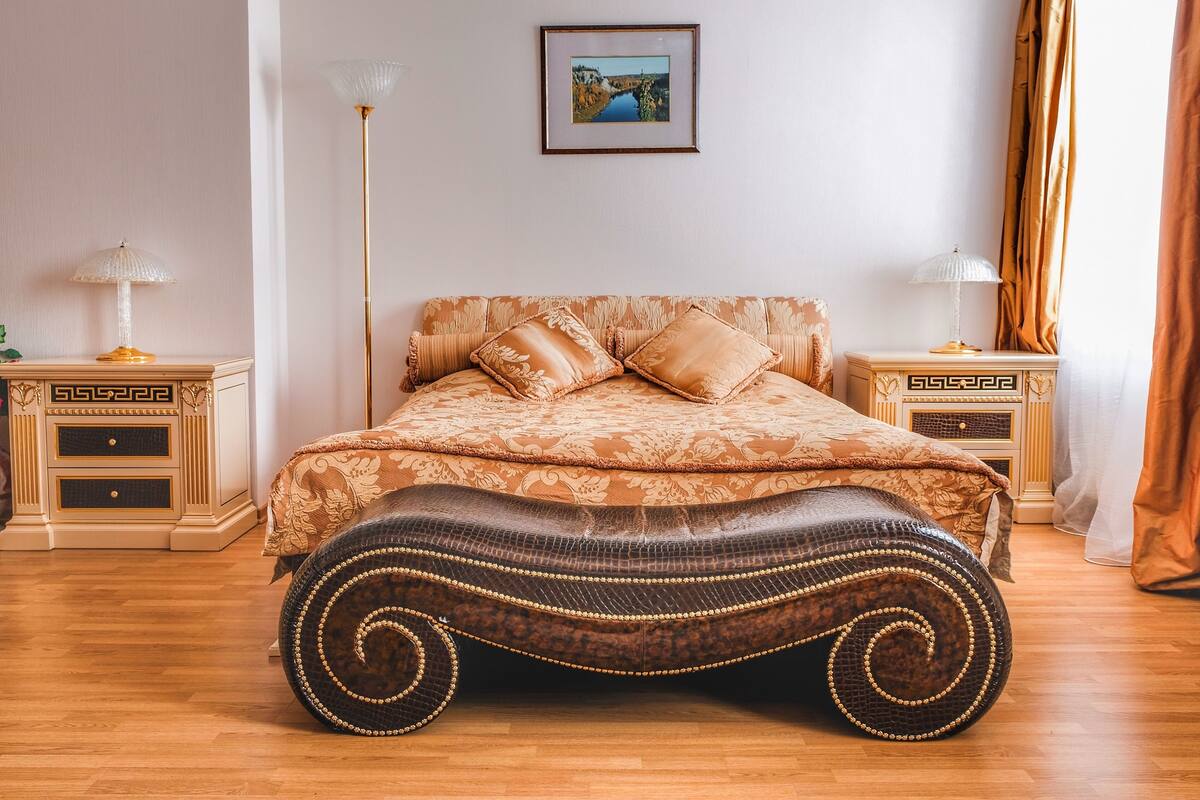 Suite | Minibar, escritorio, wifi gratis y ropa de cama