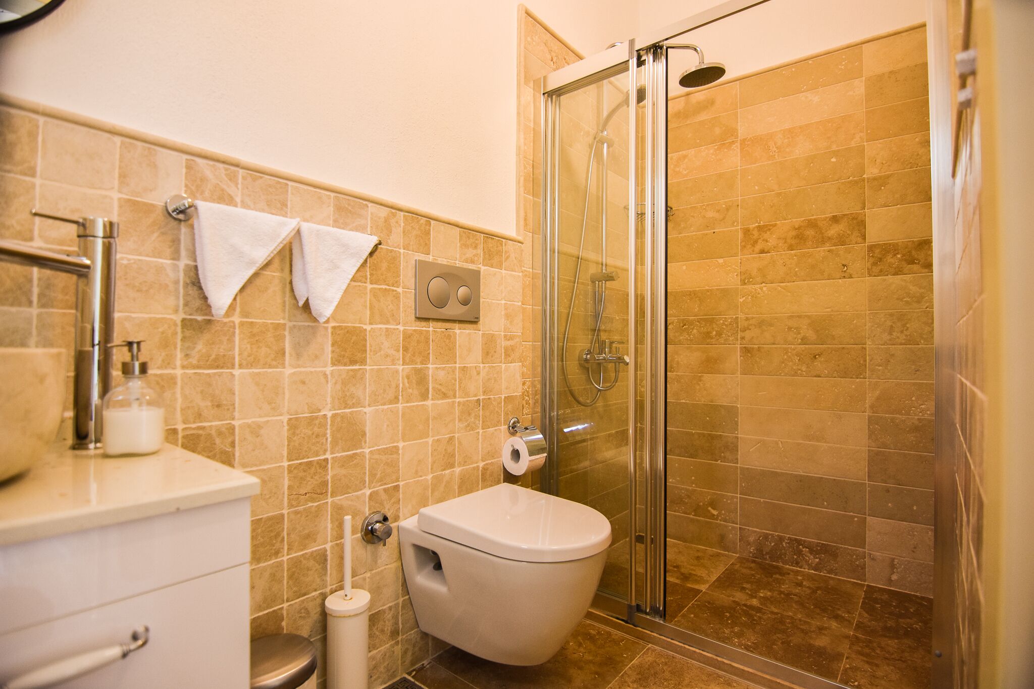 economy room | bathroom | shower, free toiletries, hair dryer, slippers