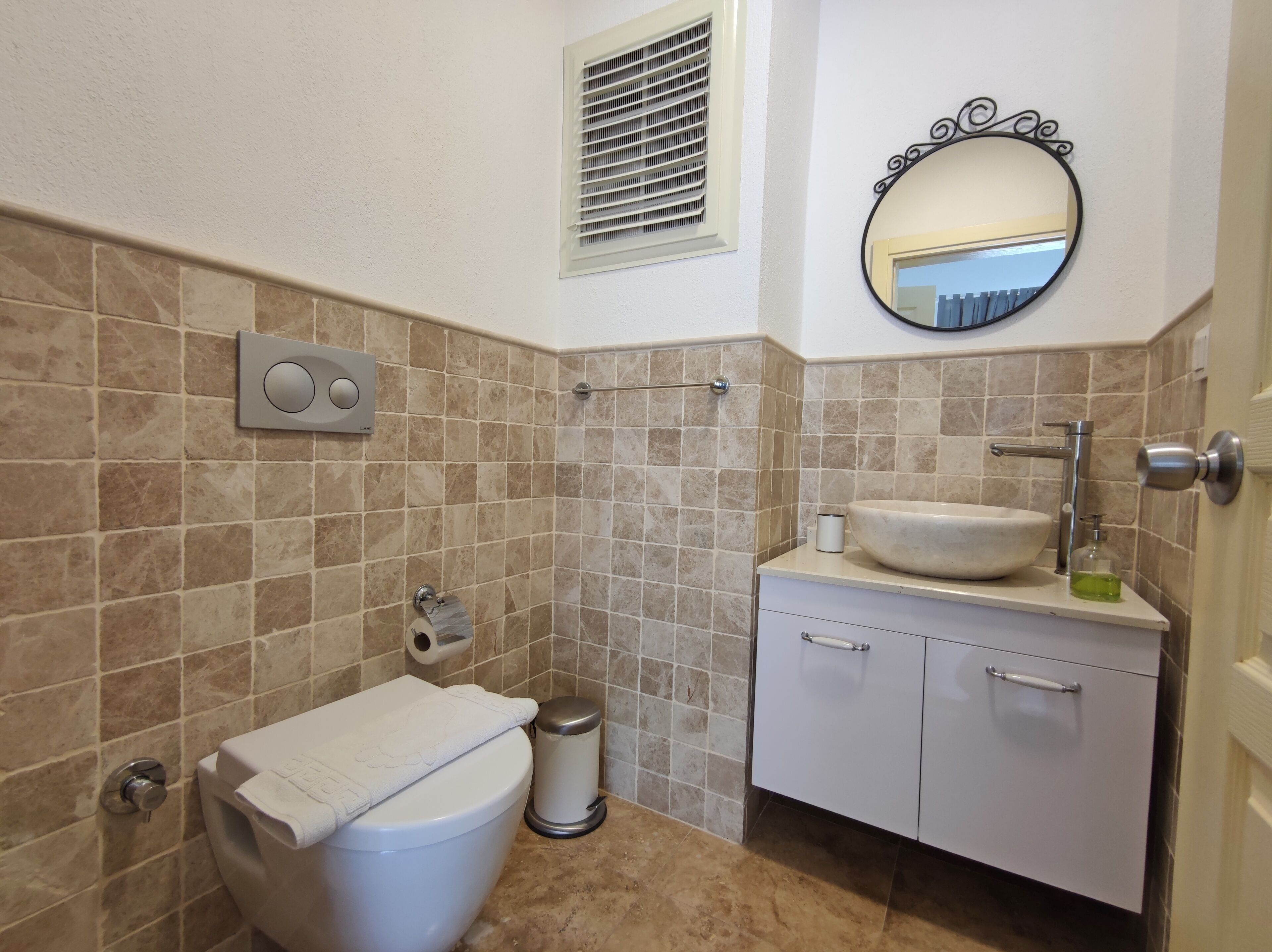 basic room, 1 queen bed, non smoking, city view | bathroom | shower, free toiletries, hair dryer, slippers