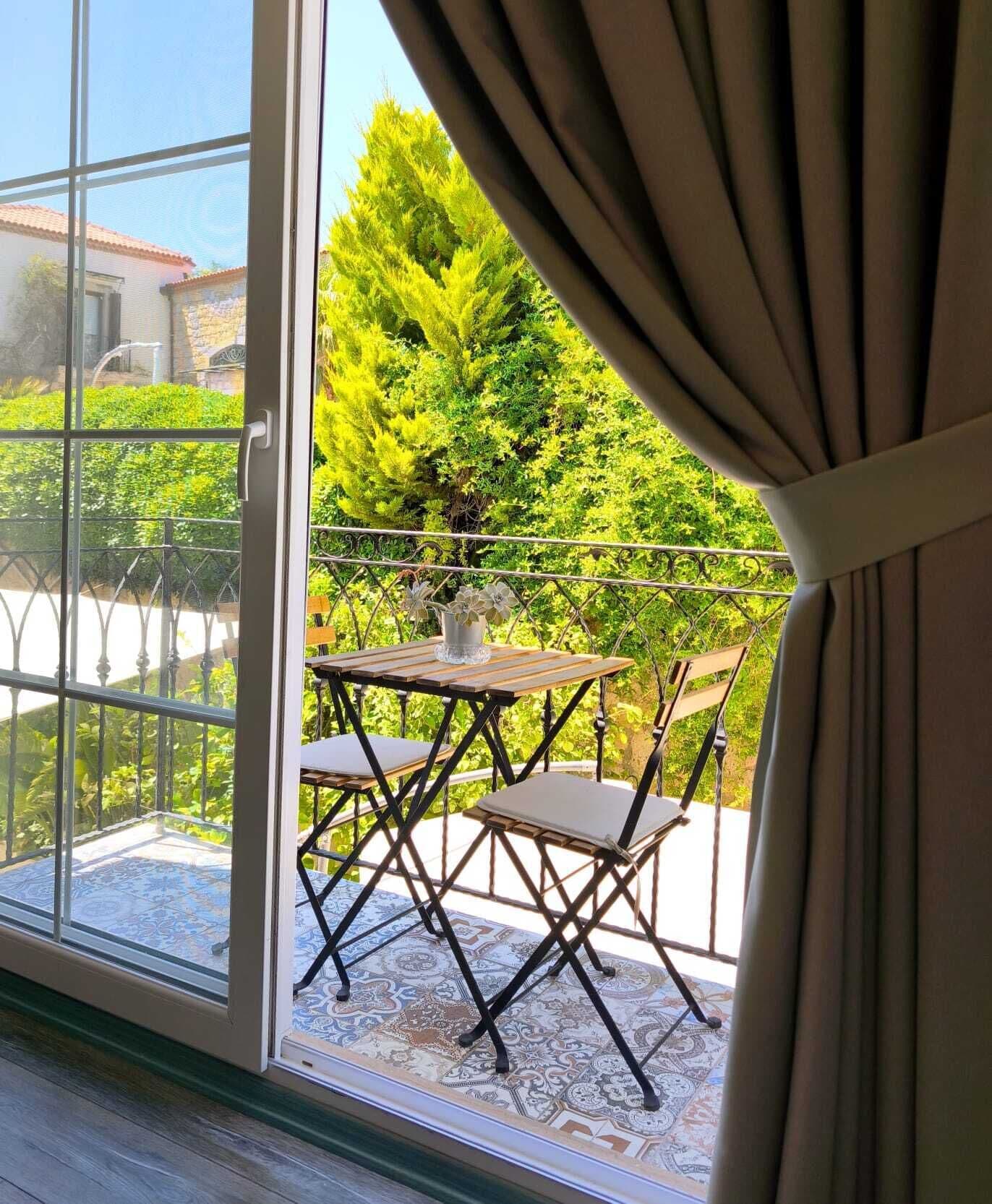 Deluxe Room, Non Smoking, City View | Minibar, in-room safe, iron/ironing board, free WiFi
