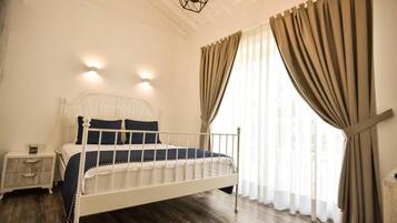 Deluxe Room, Non Smoking, City View