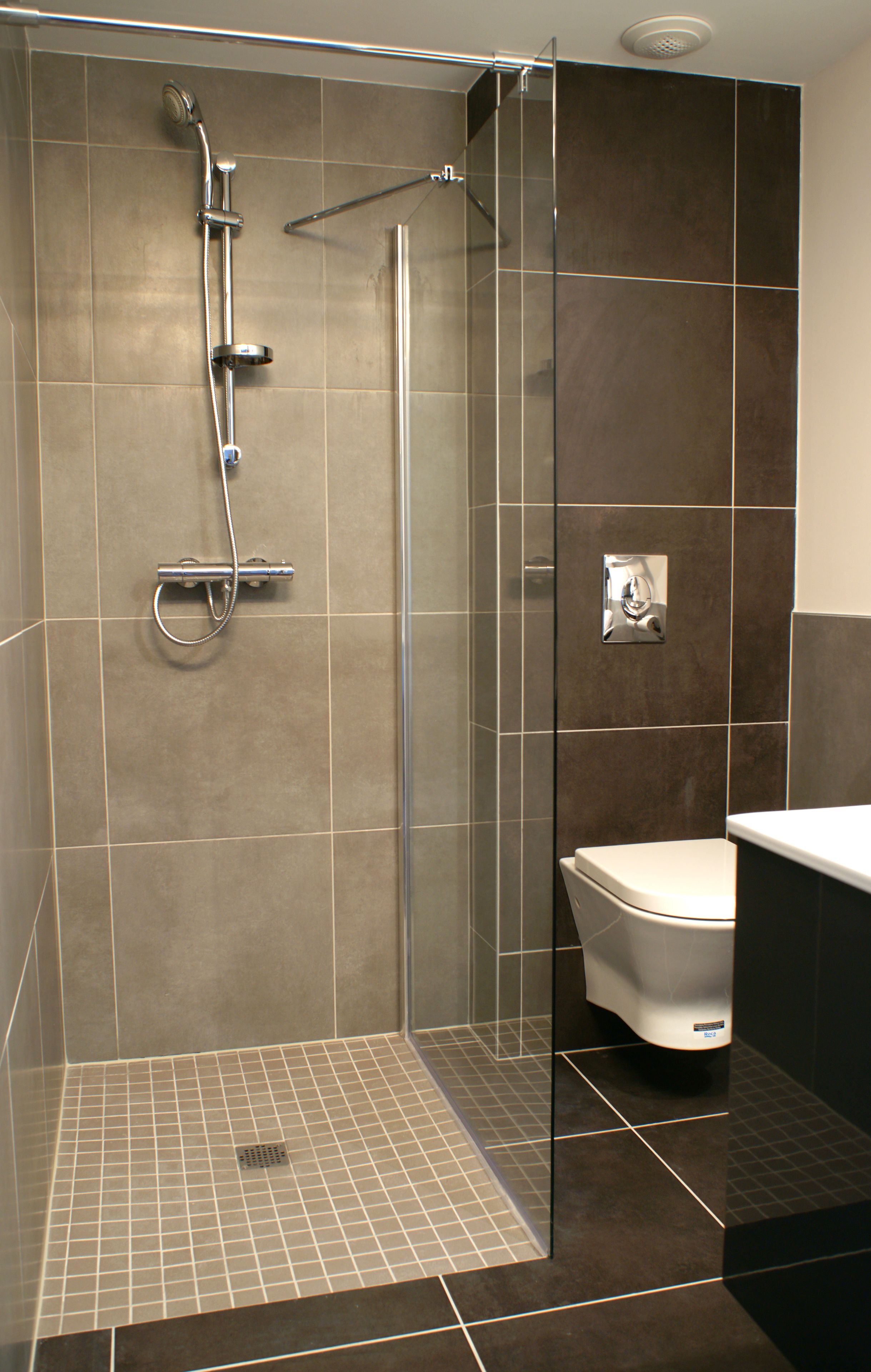 family suite, garden view | bathroom | rainfall showerhead, free toiletries, hair dryer, towels