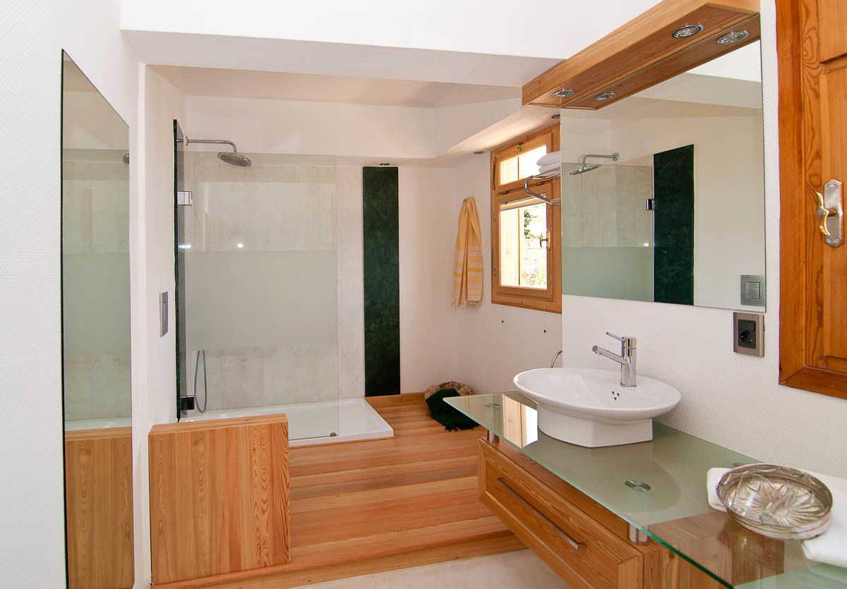 free toiletries, hair dryer, slippers, towels