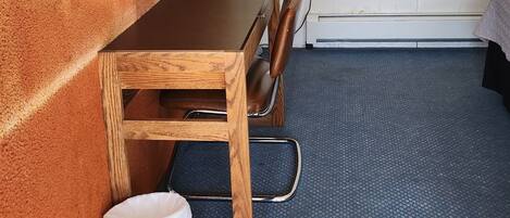 Deluxe-Einzelzimmer, 1 King-Bett | Schreibtisch, kostenloses WLAN, Bettwäsche