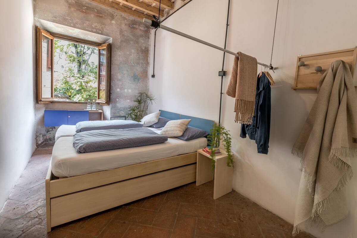 Triple Room, Ensuite | Premium bedding, down comforters, desk, WiFi (free)
