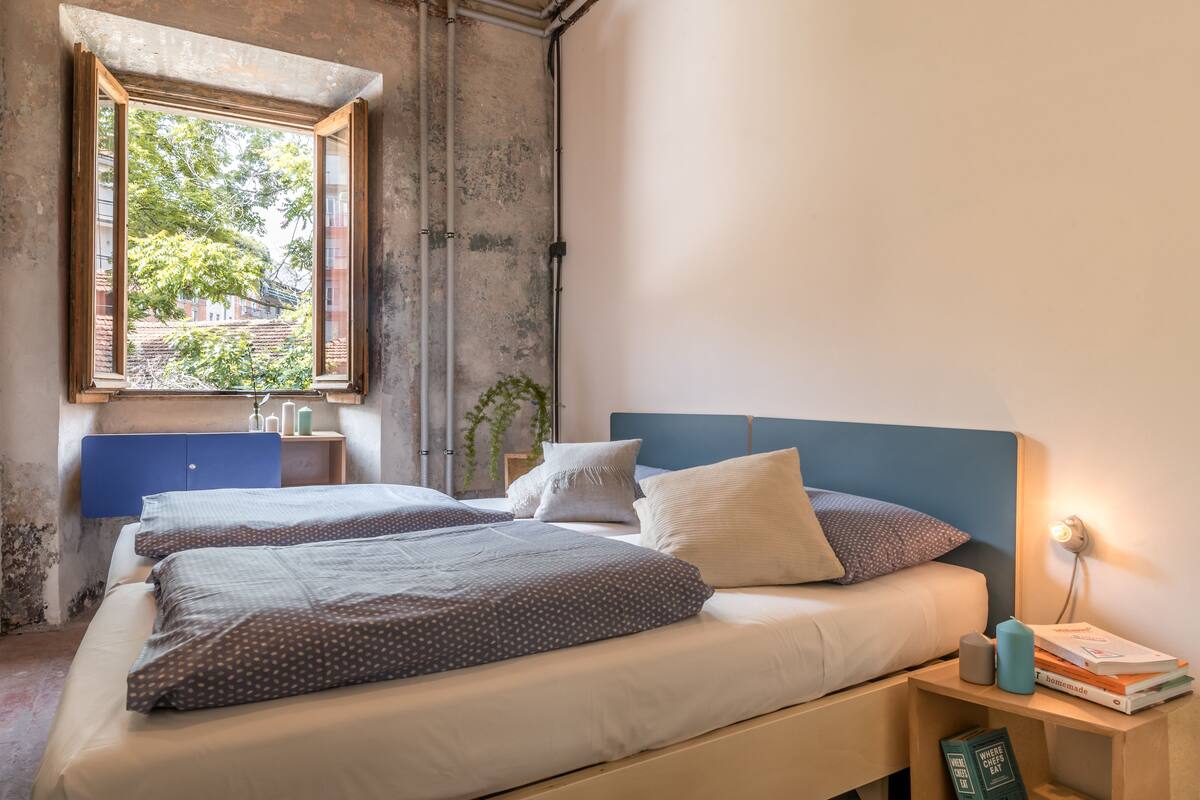 Twin Room (External private bathroom) | Premium bedding, down comforters, desk, WiFi (free)
