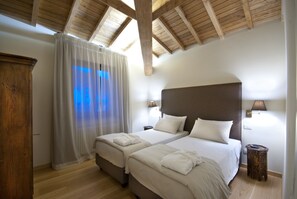 Elite Suite | Premium bedding, down comforters, in-room safe, iron/ironing board - Poste del Chiugi (Castiglione del Lago)