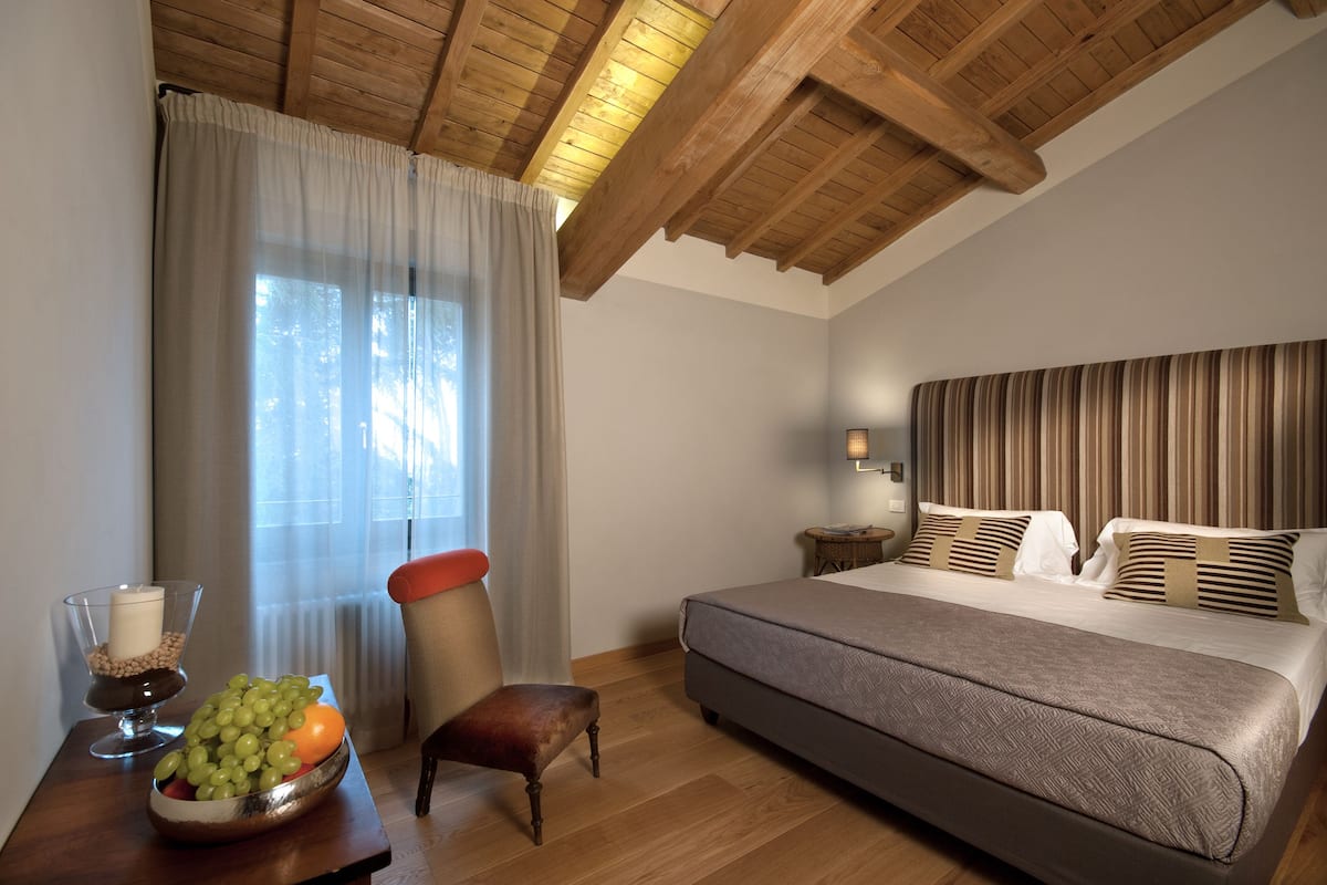 1 chambre, literie de qualité supérieure, couette en duvet d'oie