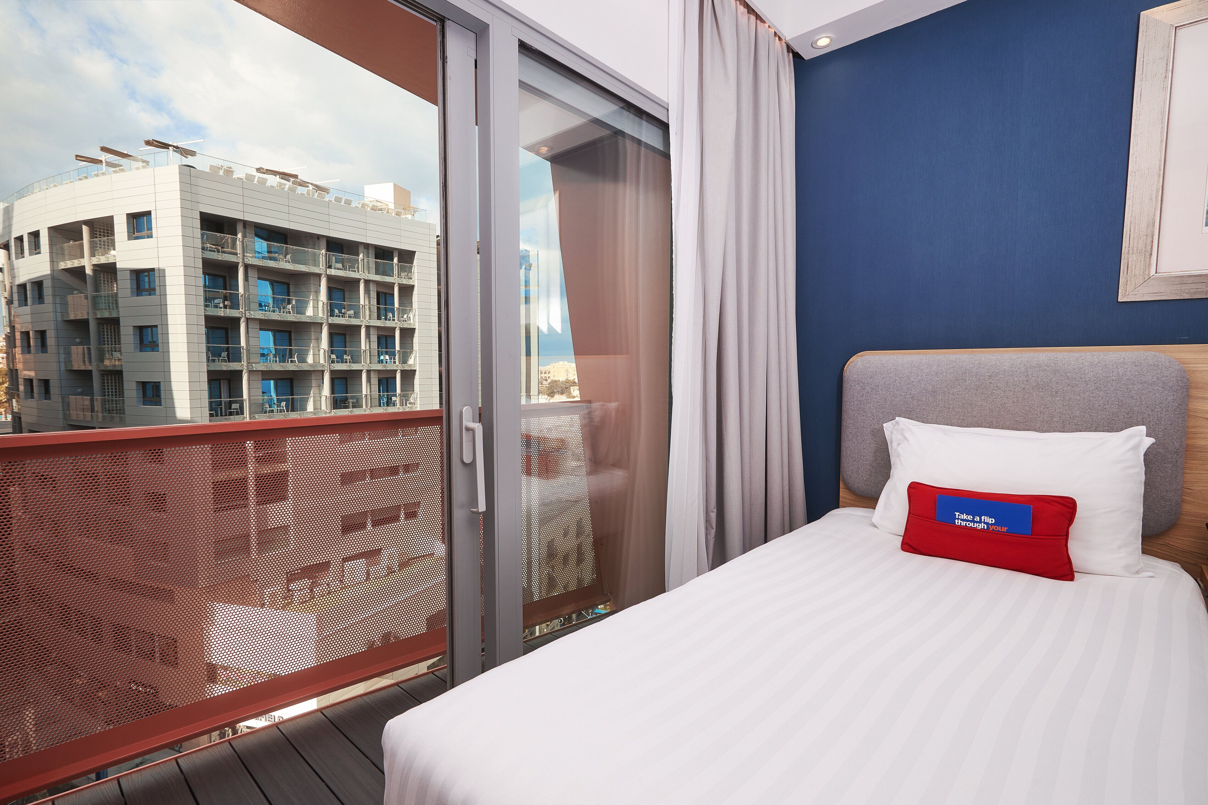 1 bedroom, in-room safe, desk, laptop workspace