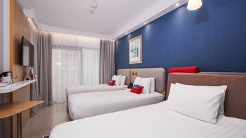 1 bedroom, in-room safe, desk, laptop workspace