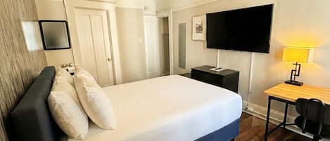 Standard Room, 1 Double Bed, Private Bathroom | Premium bedding, individually decorated, laptop workspace