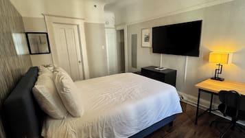 Habitación estándar, 1 cama doble, baño privado | Ropa de cama de alta calidad y decoración individual