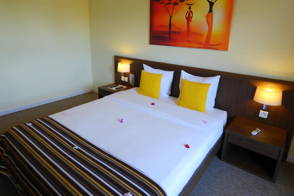 Comfort Double Room, 1 Queen Bed, Non Smoking | Premium bedding, in-room safe, individually decorated