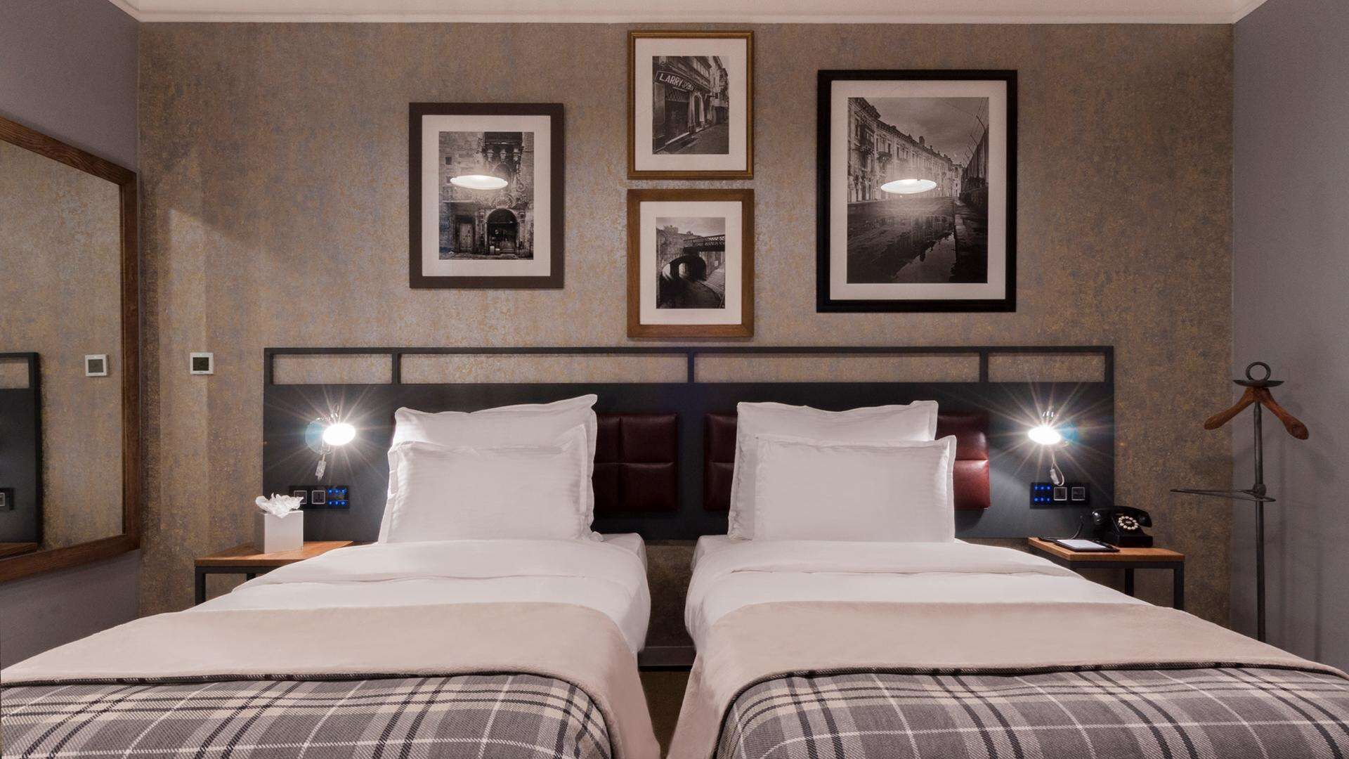 comfort double or twin room | minibar, in-room safe, desk, free wifi