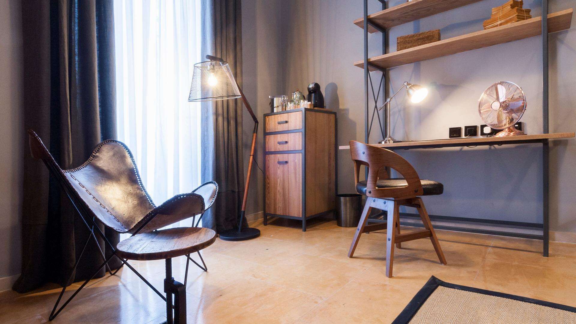 deluxe double or twin room | minibar, in-room safe, desk, free wifi