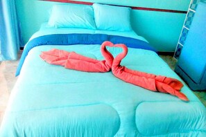 Standard Fan Room | Bàn, giường gấp/giường phụ (phụ phí) 