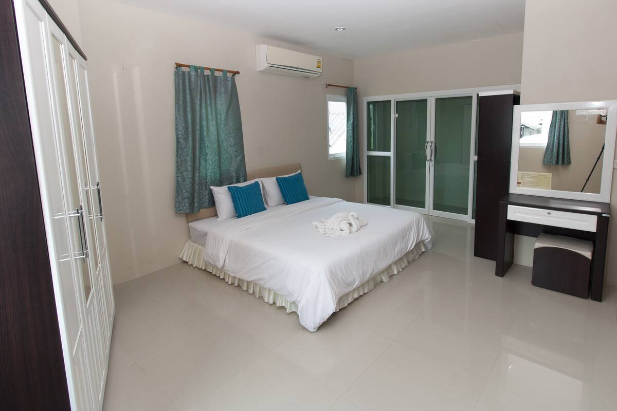 Standard Double Room | Escritorio, cunas, camas extra y wifi gratis