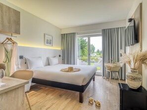 Luxury Room, 1 Katil Bujang (Single) | Meja, langsir/tirai gelap terus, kalis bunyi, seterika/papan seterika