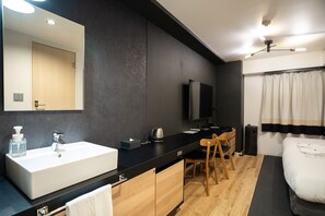 Deluxe Double Room, Non Smoking 22square meters | In-room safe, free WiFi, bed sheets - Hotel Cordia Osaka (Osaka)