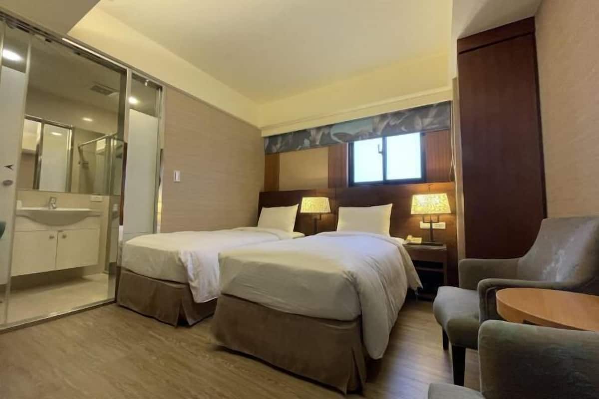 Desk, laptop workspace, soundproofing, free WiFi