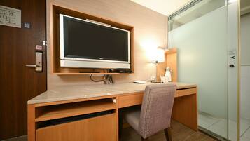 Deluxe Double Room | Desk, laptop workspace, soundproofing, free WiFi
