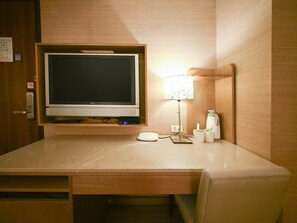 Standard Double Room, No Windows | Desk, laptop workspace, soundproofing, free WiFi - Guide Hotel Taipei NTU (Taipei)