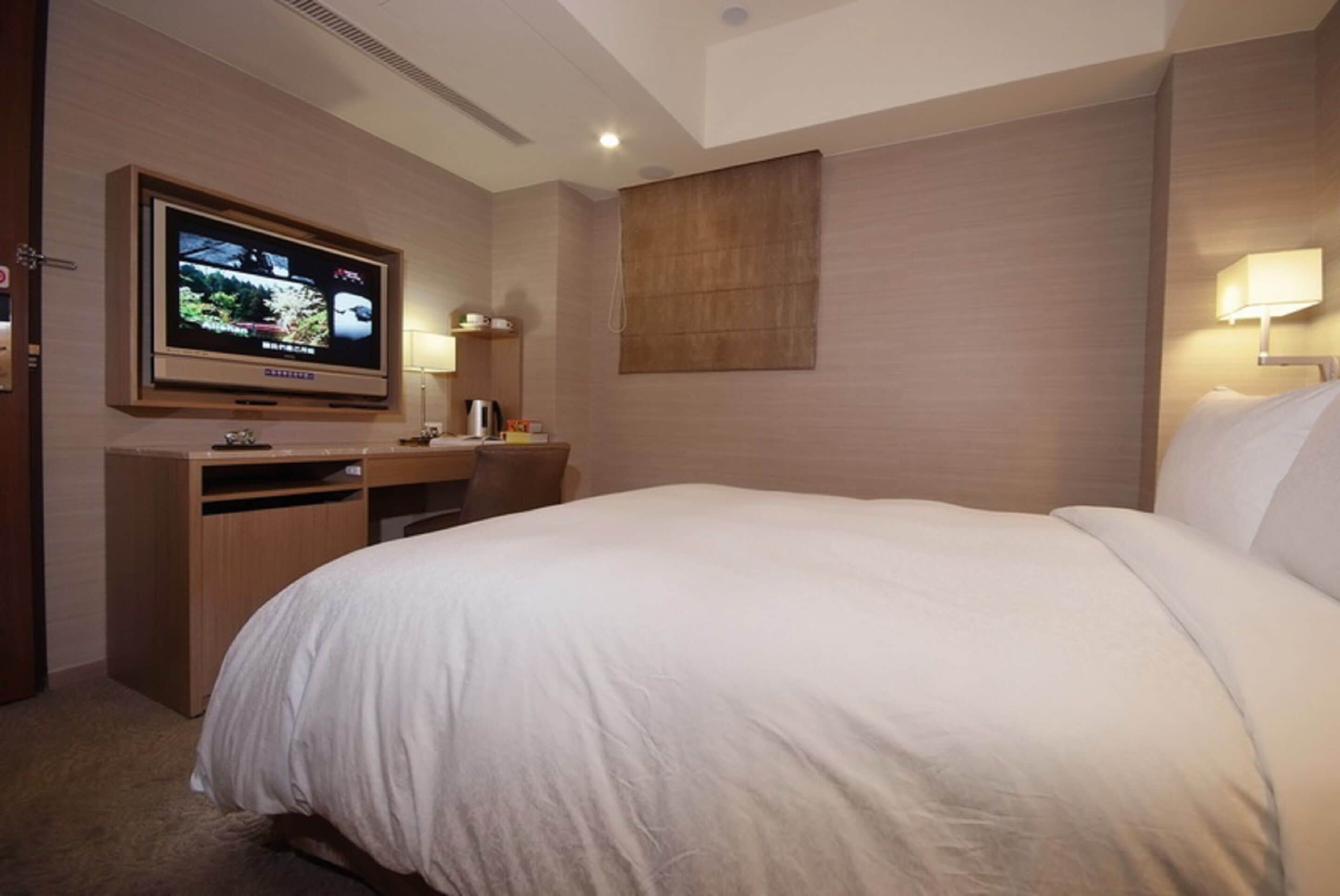 standard double room, no windows | desk, laptop workspace, soundproofing, free wifi