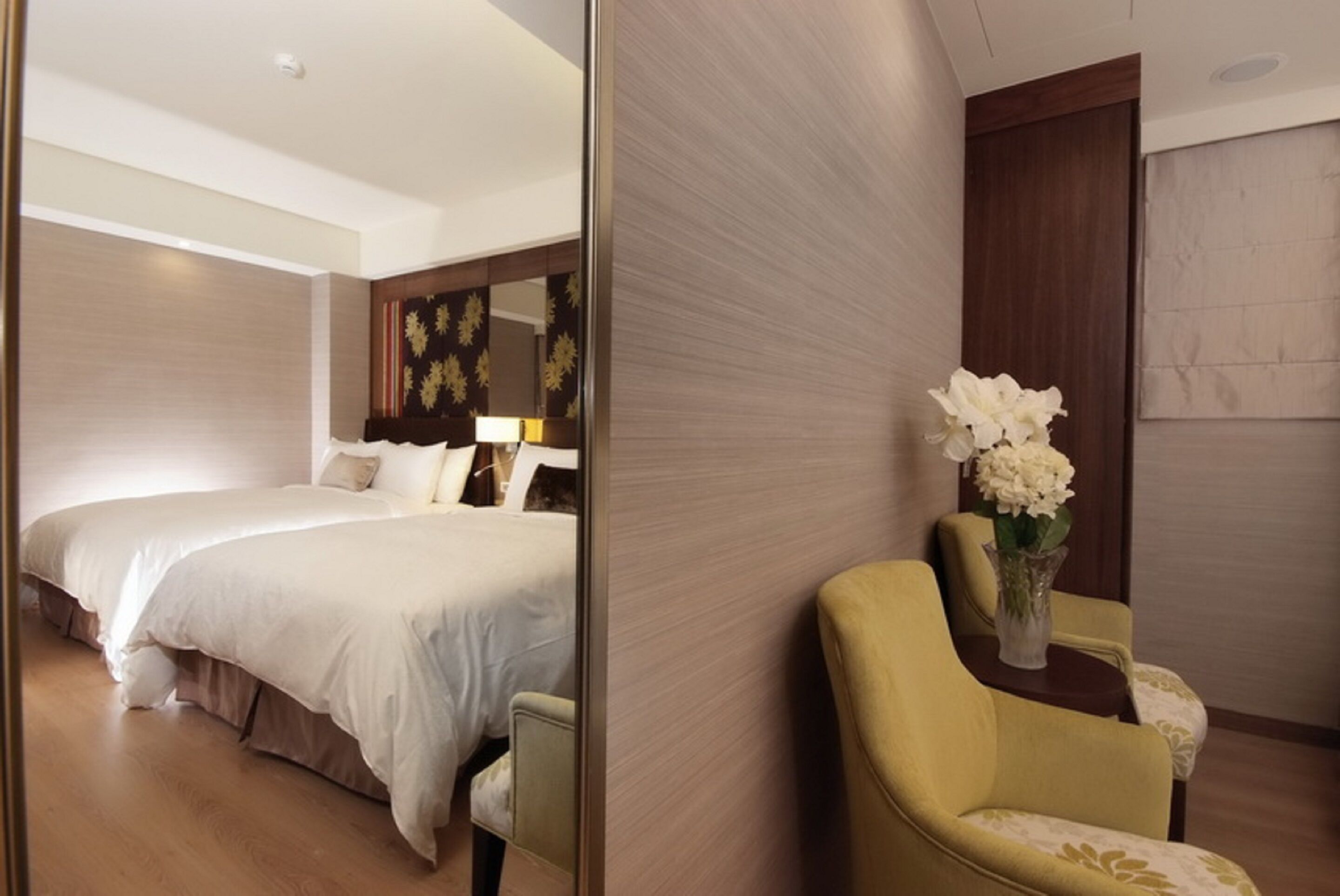 standard quadruple room | desk, laptop workspace, soundproofing, free wifi