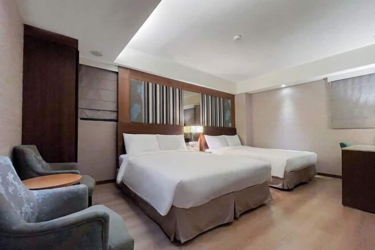 Desk, laptop workspace, soundproofing, free WiFi