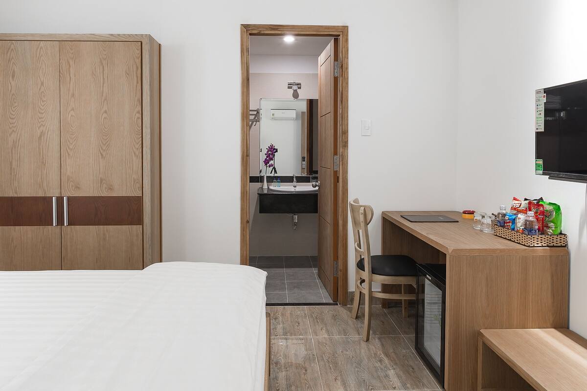 Phòng đôi Tiêu chuẩn | Minibar, két bảo mật tại phòng, bàn, phòng cách âm 