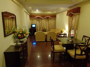 TV - Hotel Poonja International (Mangaluru)