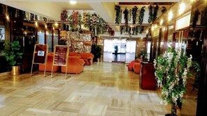 Lobby - Hotel Poonja International (Mangaluru)