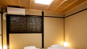 In-room safe, desk, WiFi (free), bed sheets - Rinn Sennyuji (Kyoto)