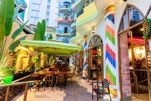 Vista frontal de la propiedad