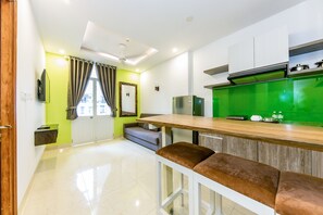 Apartamento standard | 1 quarto, frigobar, cofres nos quartos, individualmente decorados