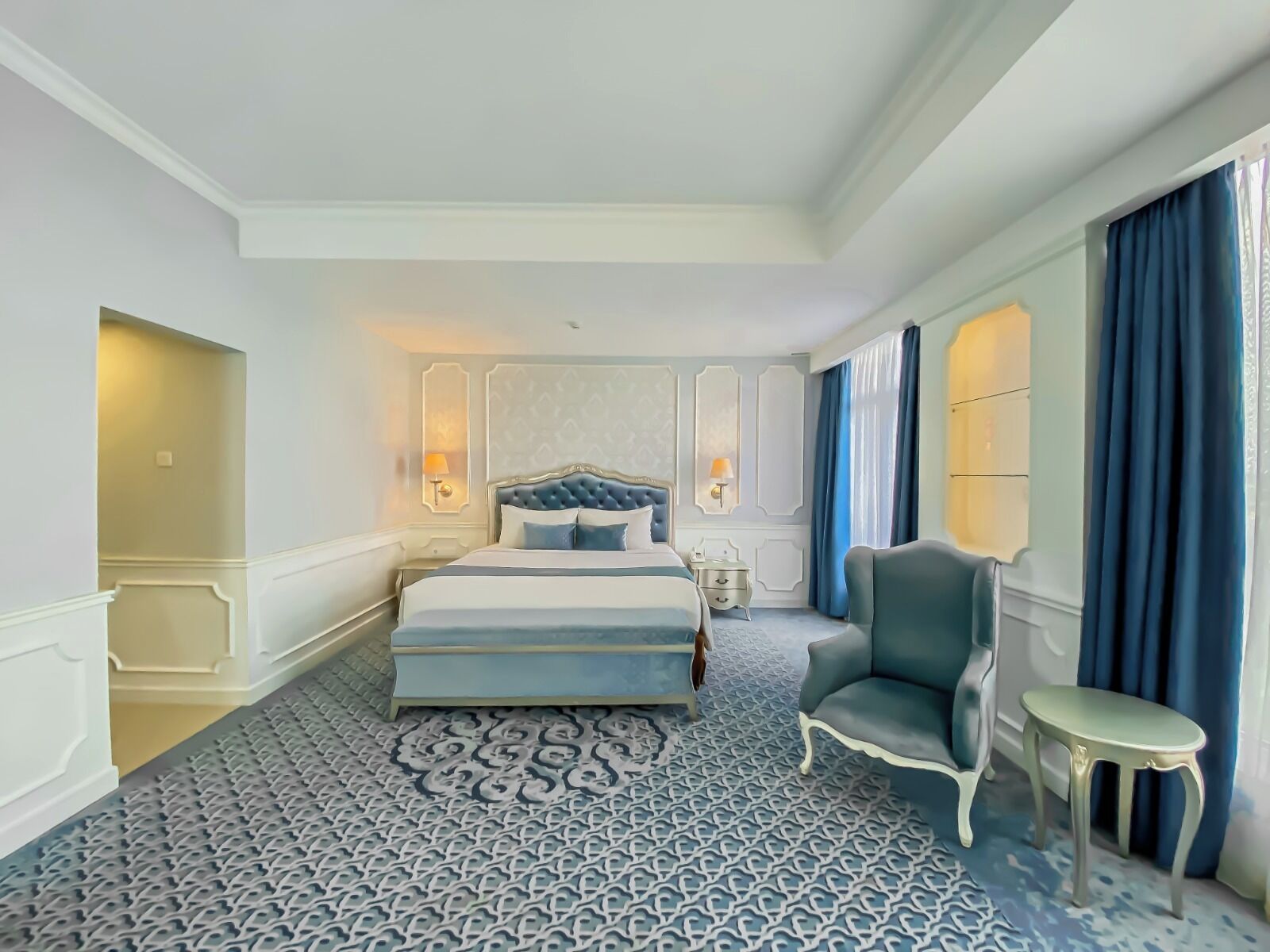 junior suite | in-room safe, individually decorated, individually furnished, desk