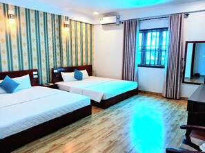 Bureau, accĂšs au Wi-Fi (inclus), literie fournie