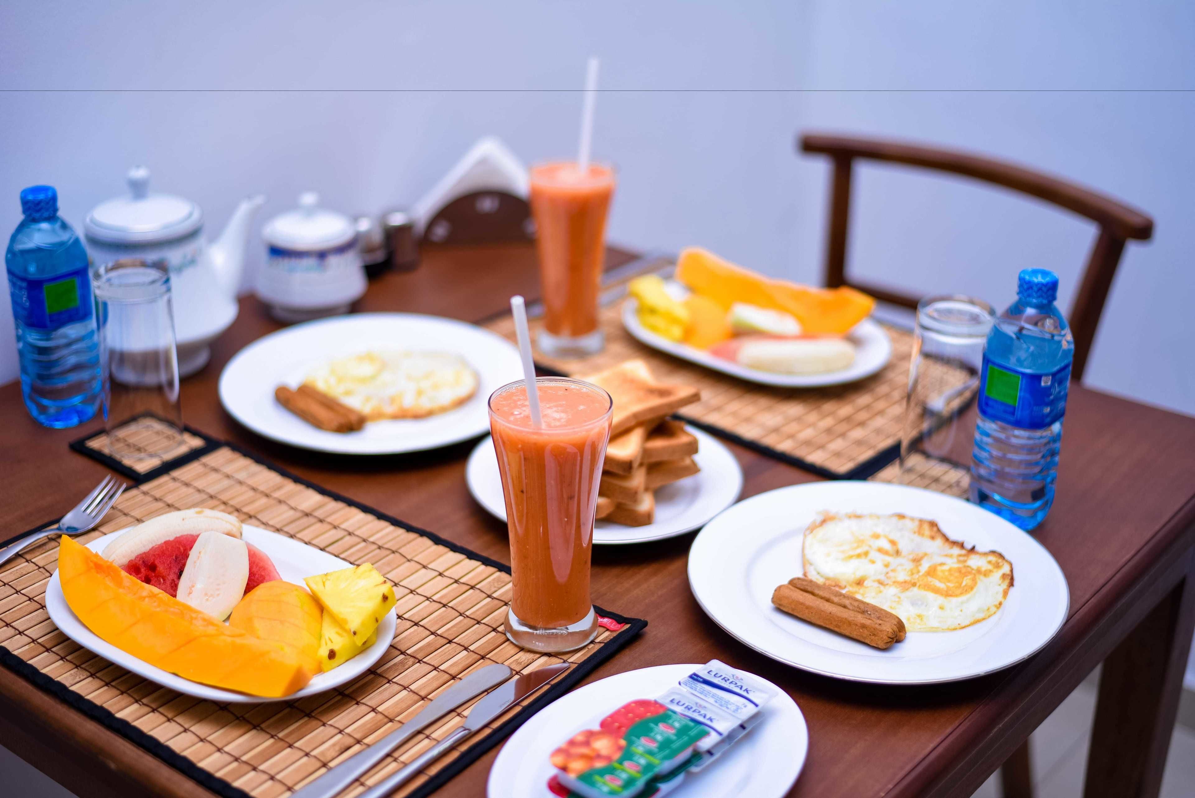 Café da manhã, almoço e jantar