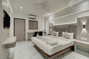 Standard Room | Individually decorated, individually furnished, desk, blackout drapes - Hotel Kurla Residency (Mumbai)