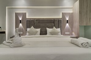 Standard Room | Individually decorated, individually furnished, desk, blackout drapes - Hotel Kurla Residency (Mumbai)