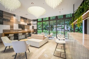 Lobby sitting area - Green World NanGang Hotel (Taipei)
