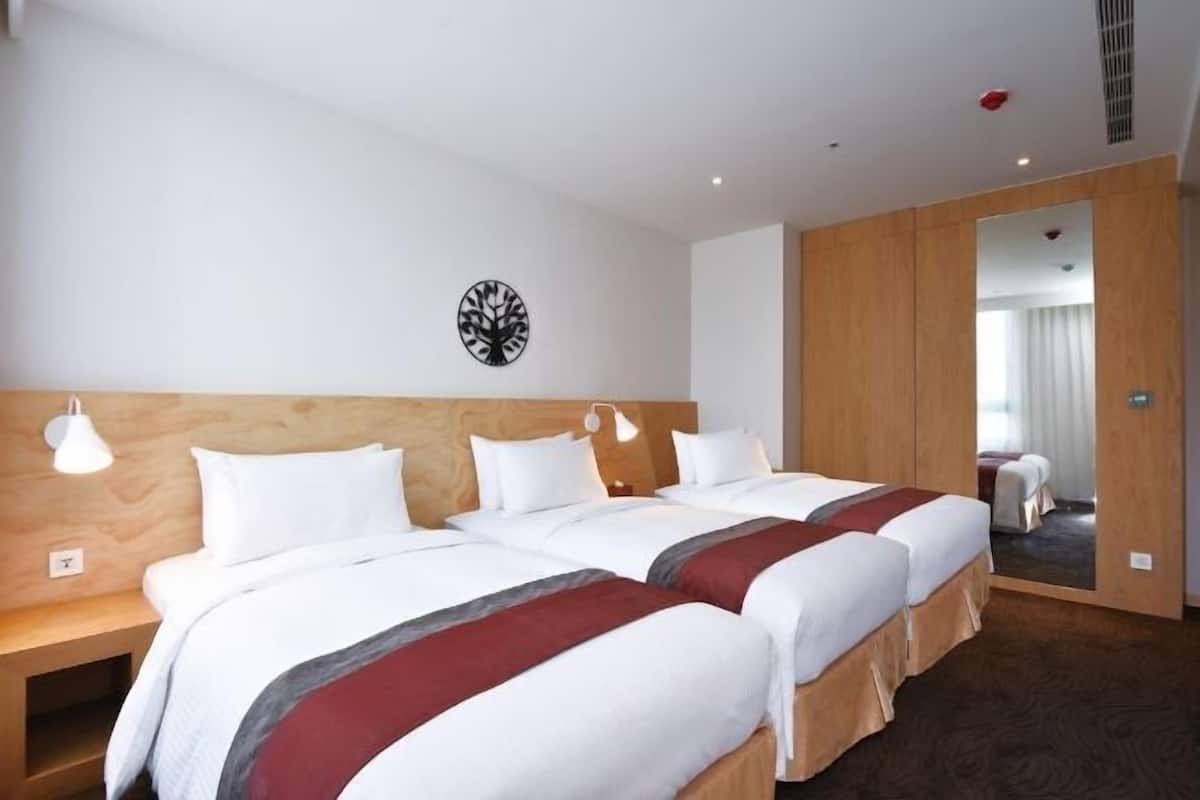 Desk, free WiFi, bed sheets