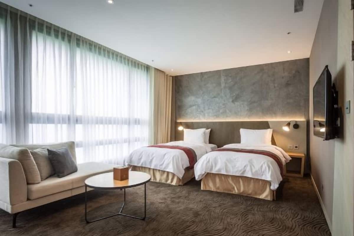 Desk, free WiFi, bed sheets