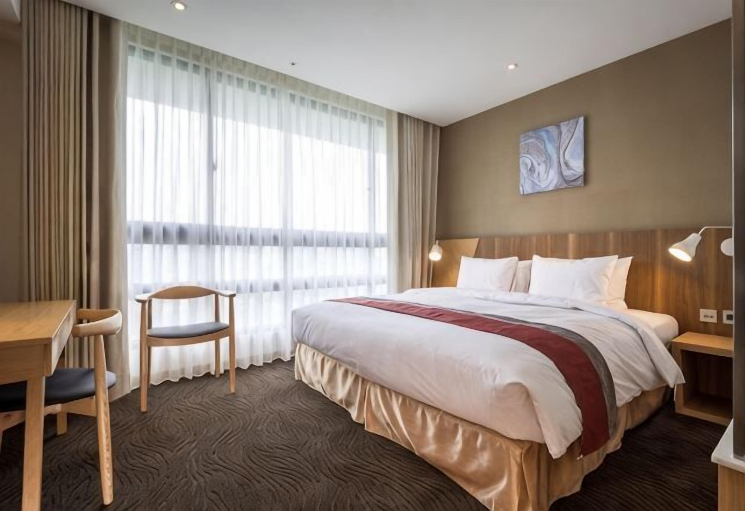 Desk, free WiFi, bed sheets