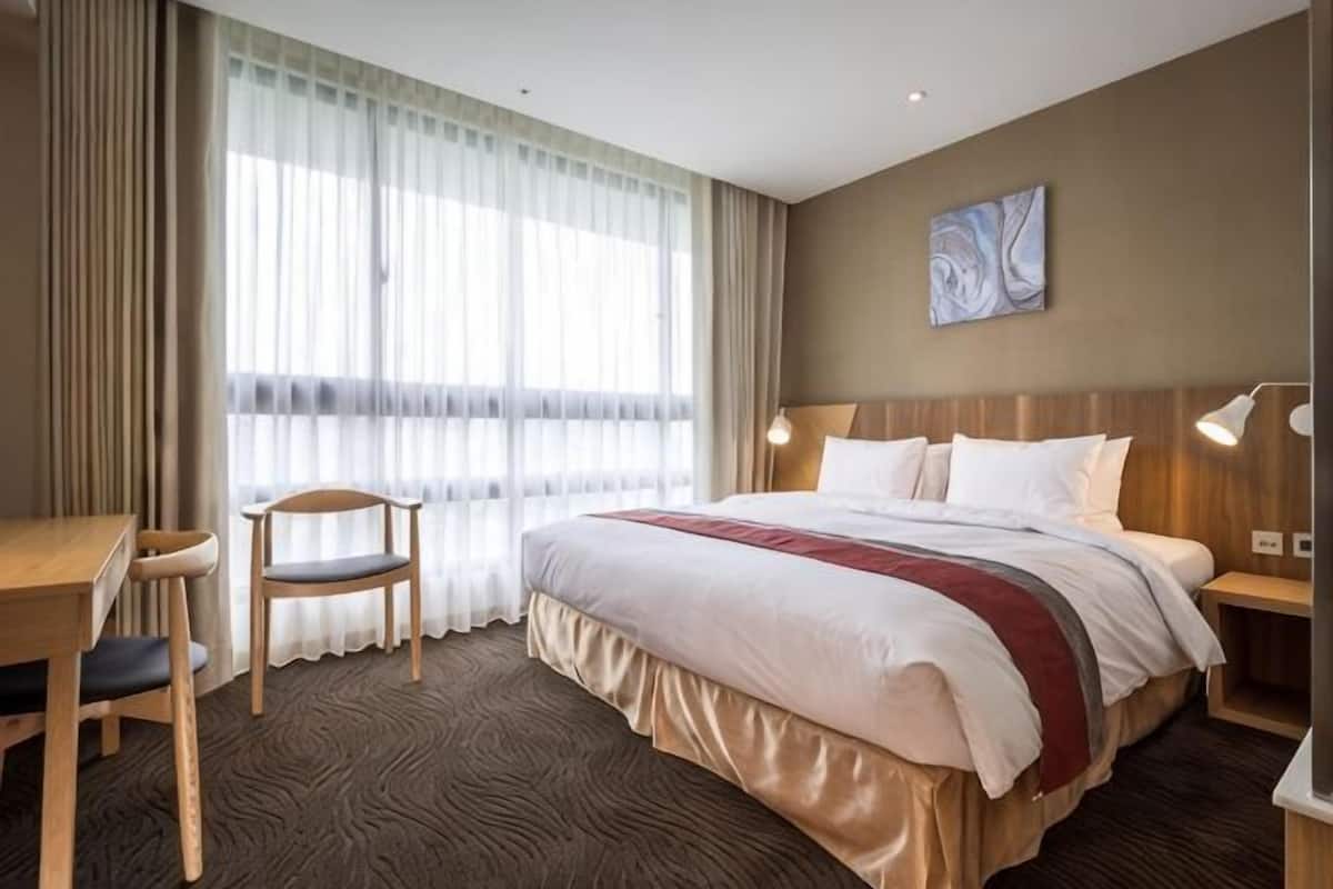 Desk, free WiFi, bed sheets